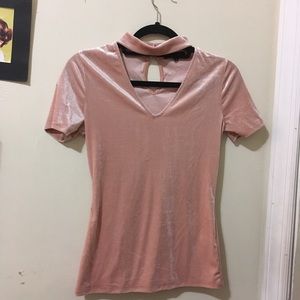 V NECK CRUSHED VELVET CHOKER TOP